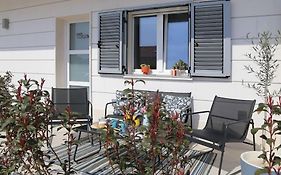 Studio Apartman Karlita